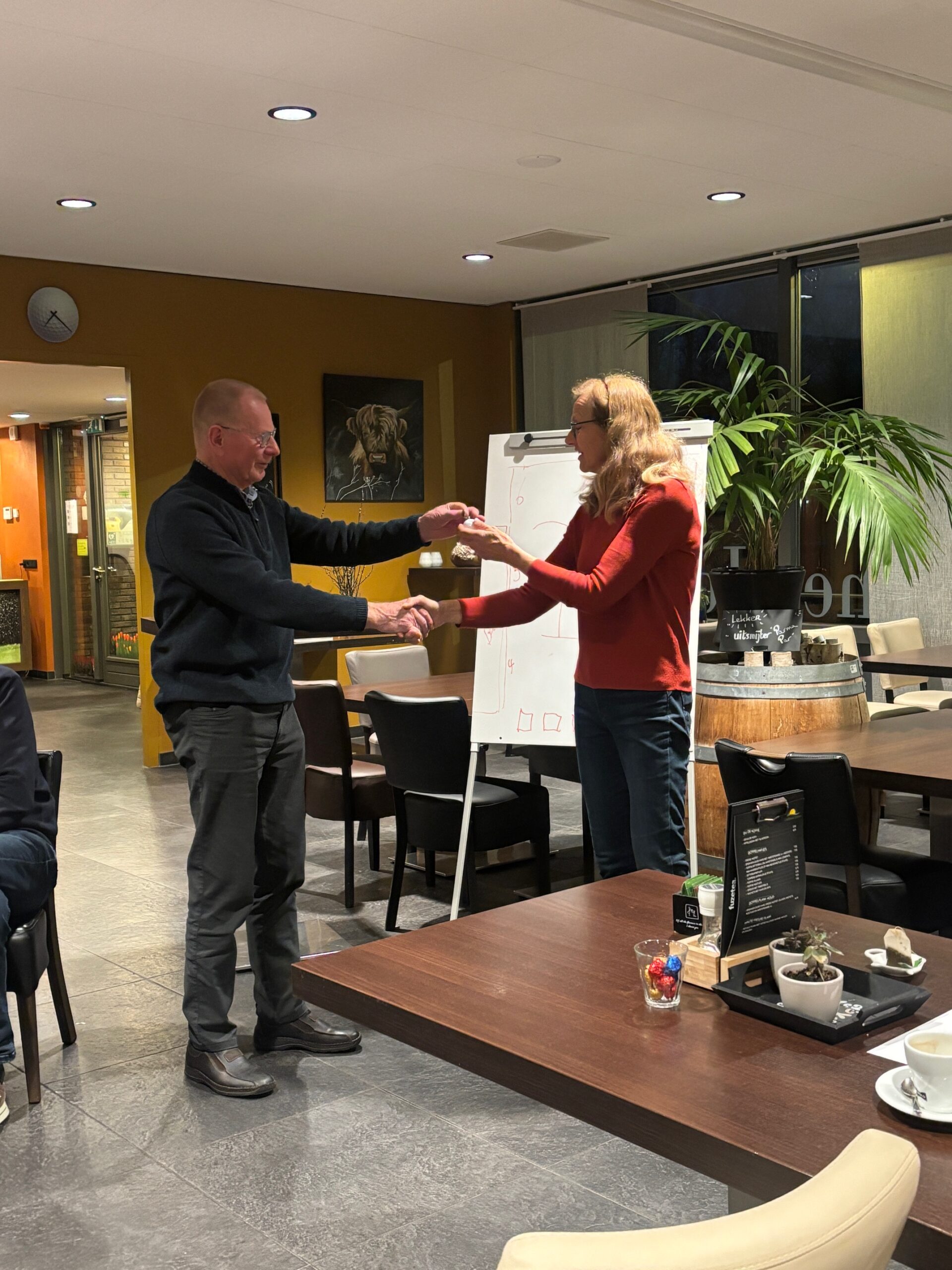 VvGPE dragen nieuwe lockerruimte over aan bestuur GPE